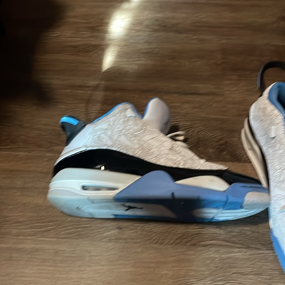 I have a pair of sky blue dub zero size 12.5.They are in EUC. - Picture 2 of 5